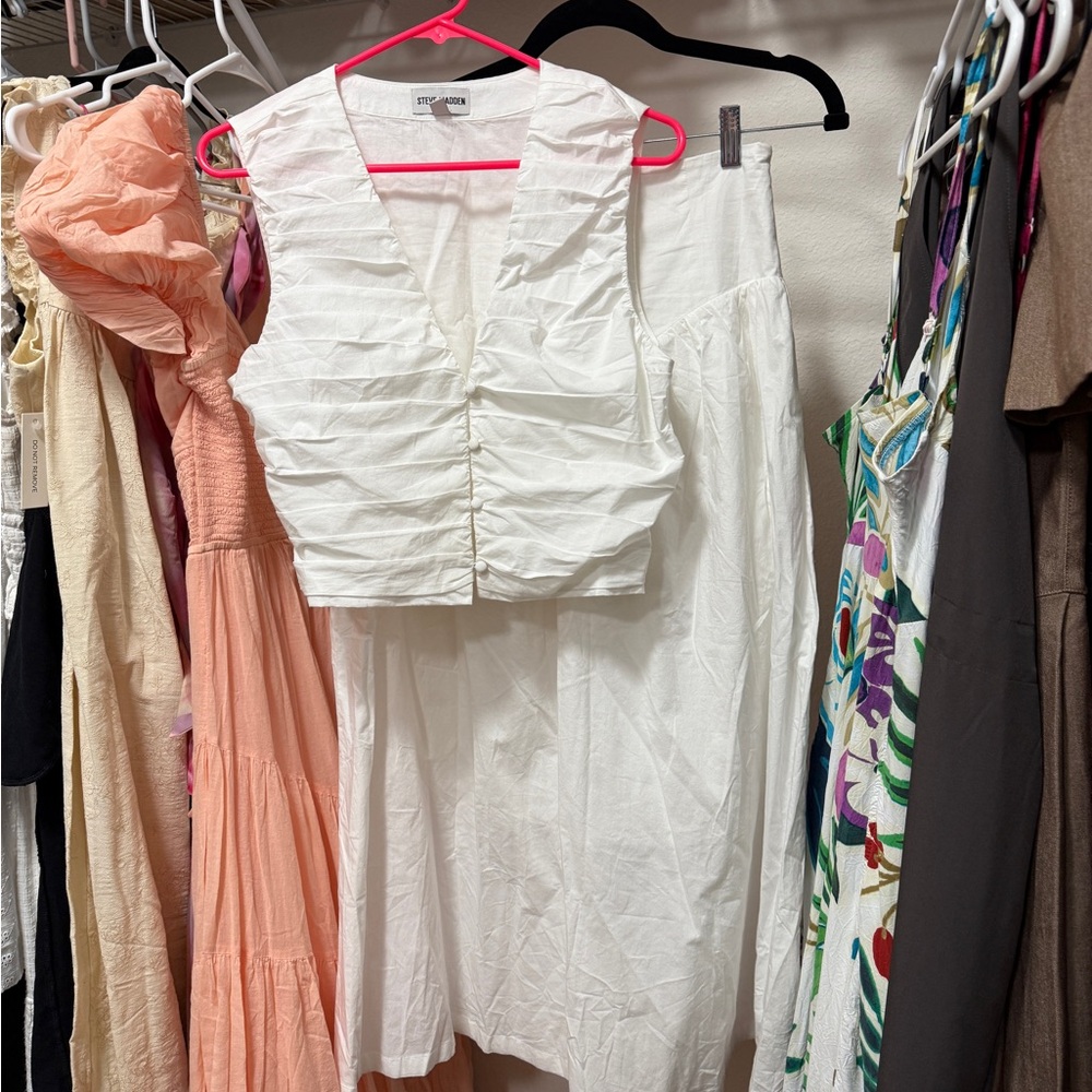Steve Madden Classic White Top